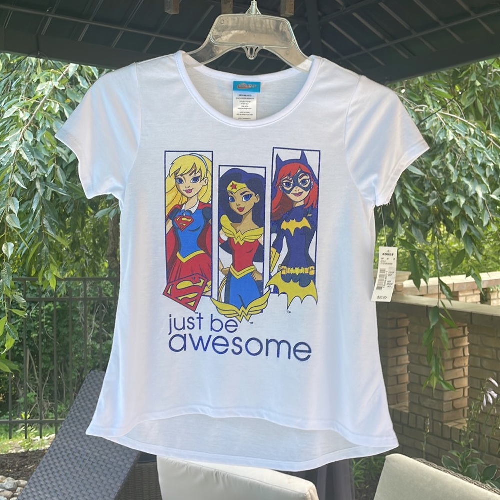 DC Super Hero GIRLS “Just be Awesome” t-shirt tee white Short Sleeve *Sz M 10-12